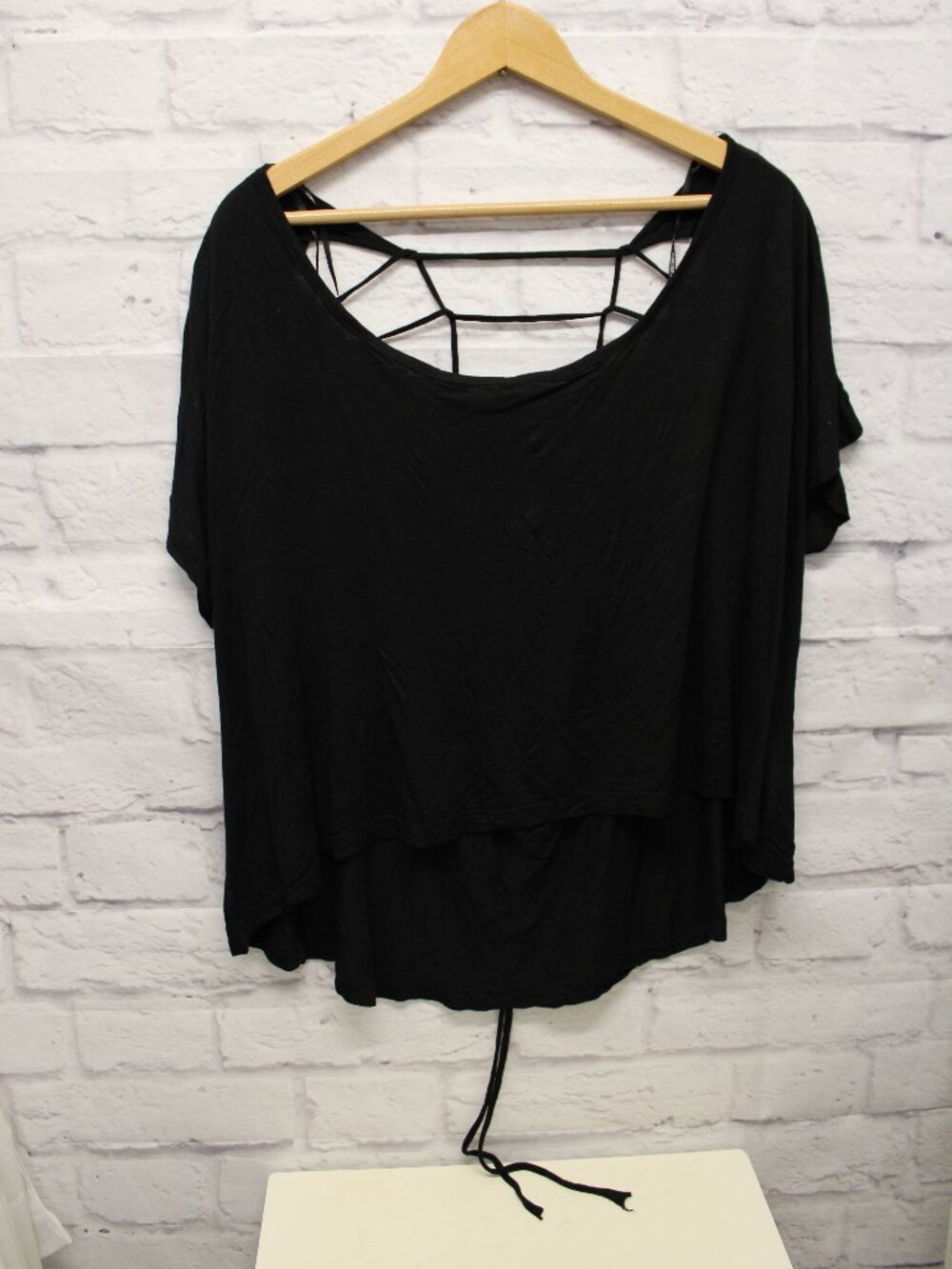 Forever 21 Plus 1X Black Open Cage Back Shortsleeve Casual Top